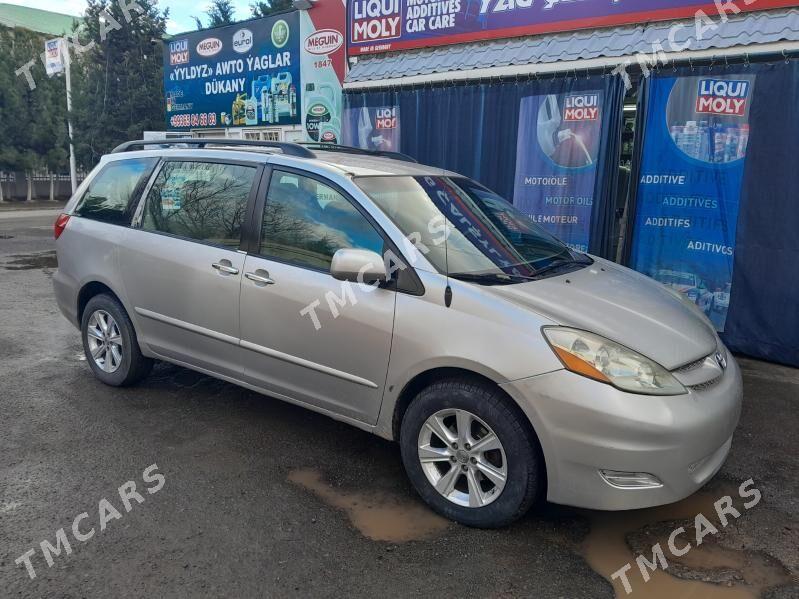 Toyota Sienna 2009 - 190 000 TMT - Туркменбаши - img 2