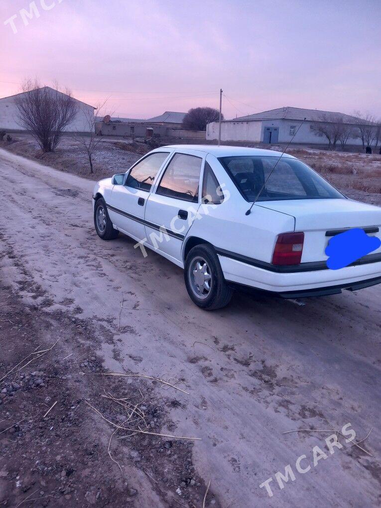 Opel Vectra 1991 - 26 000 TMT - Болдумсаз - img 4