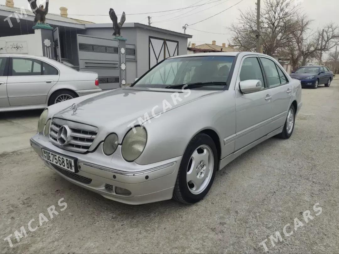 Mercedes-Benz E320 2000 - 90 000 TMT - Балканабат - img 2