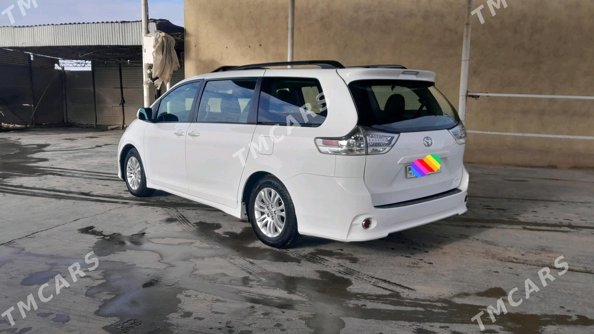 Toyota Sienna 2017 - 360 000 TMT - Türkmenabat - img 2