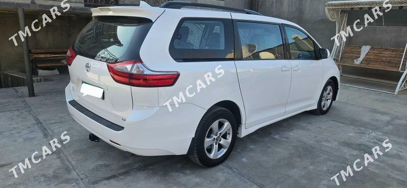 Toyota Sienna 2019 - 360 000 TMT - Baýramaly - img 2