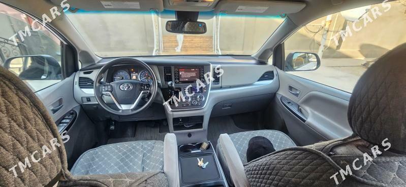 Toyota Sienna 2019 - 360 000 TMT - Baýramaly - img 5