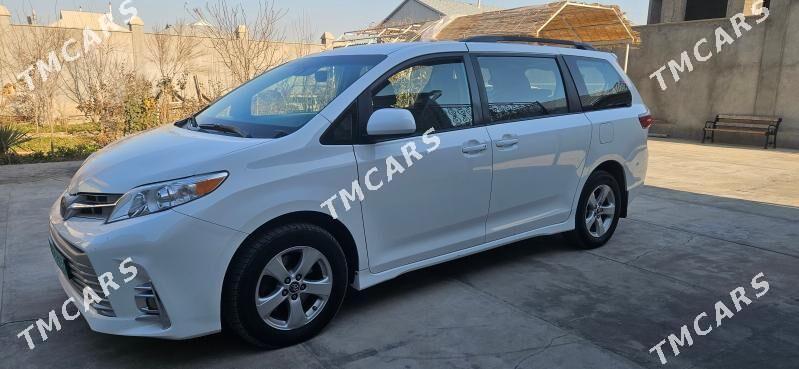 Toyota Sienna 2019 - 360 000 TMT - Baýramaly - img 7