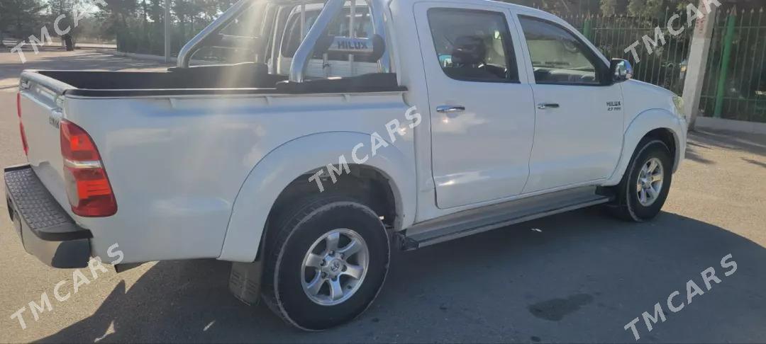 Toyota Hilux 2012 - 310 000 TMT - Гёкдепе - img 2