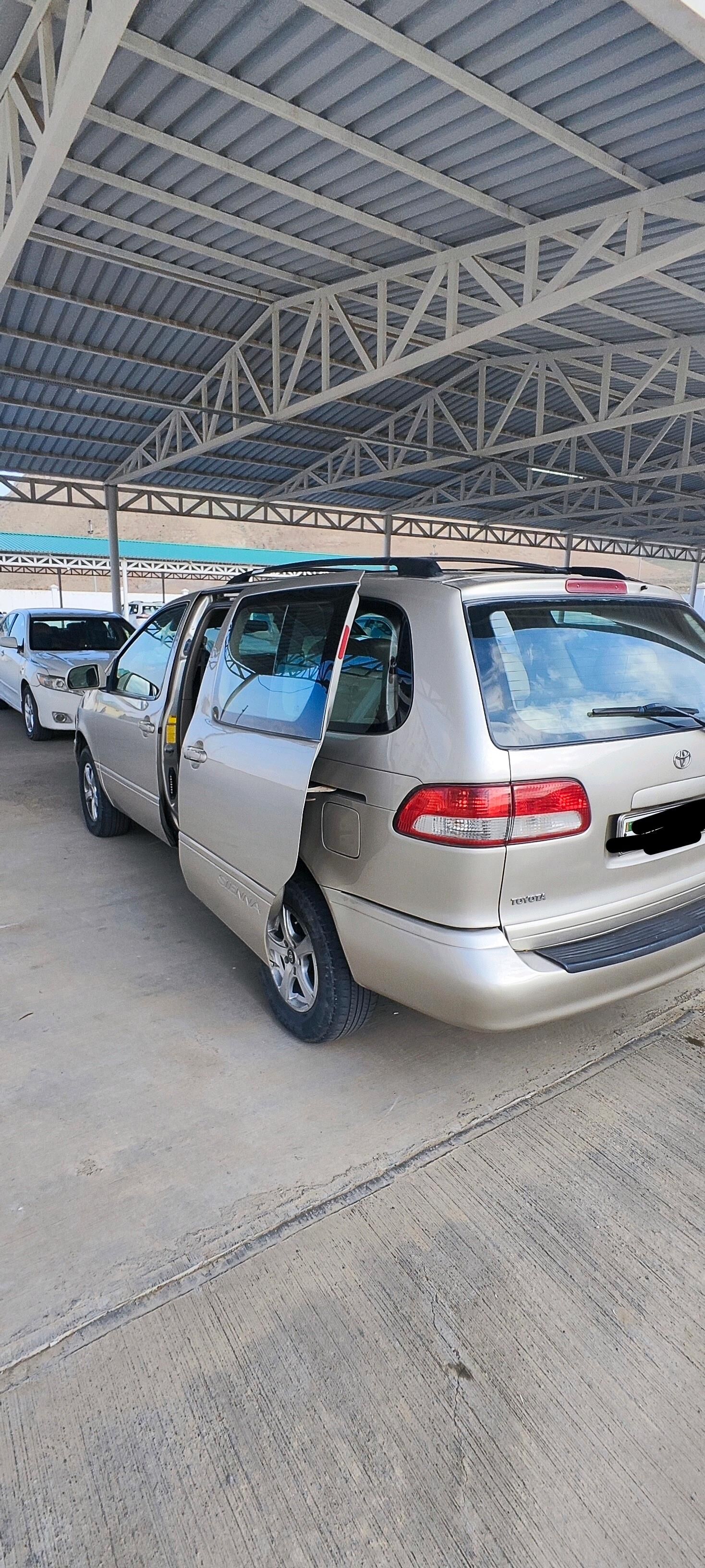 Toyota Sienna 2001 - 170 000 TMT - Serhetabat (Guşgy) - img 10