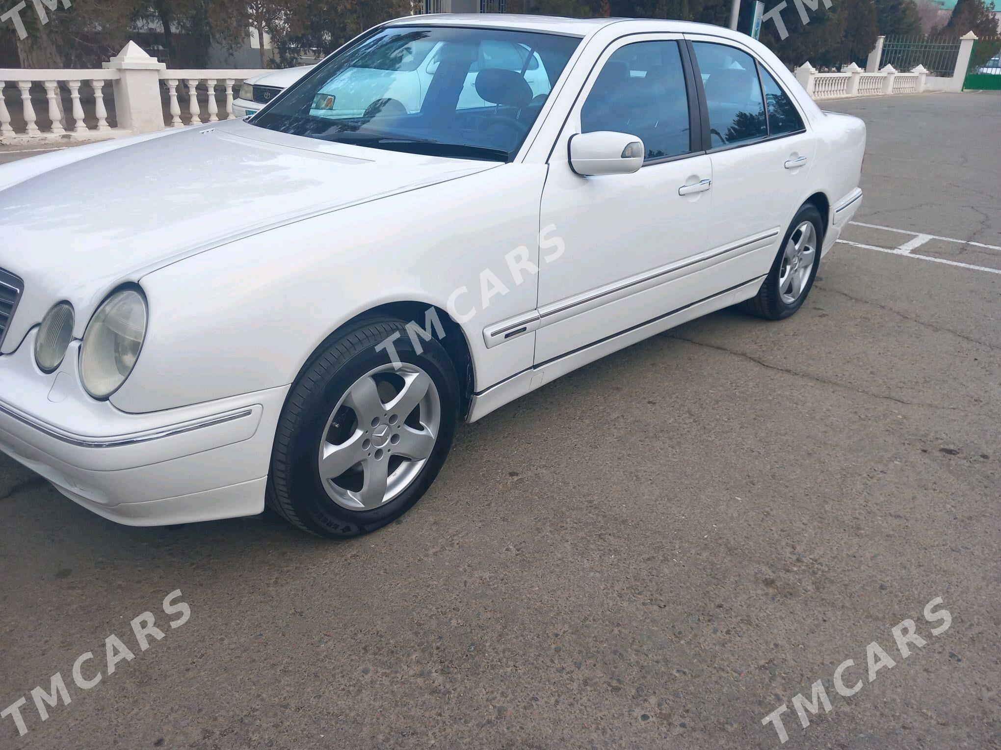 Mercedes-Benz E320 2001 - 110 000 TMT - Туркменбаши - img 2