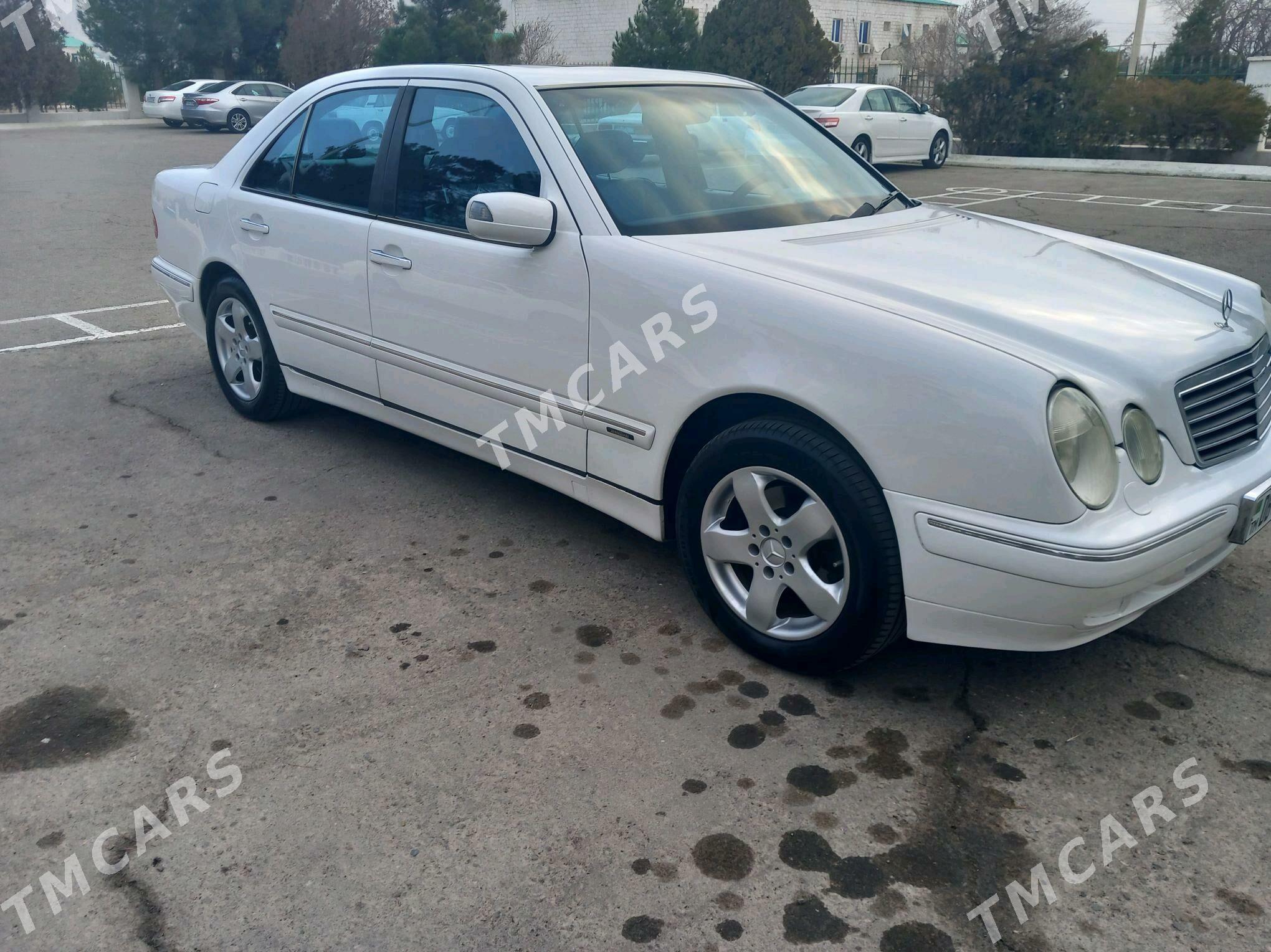 Mercedes-Benz E320 2001 - 110 000 TMT - Туркменбаши - img 3