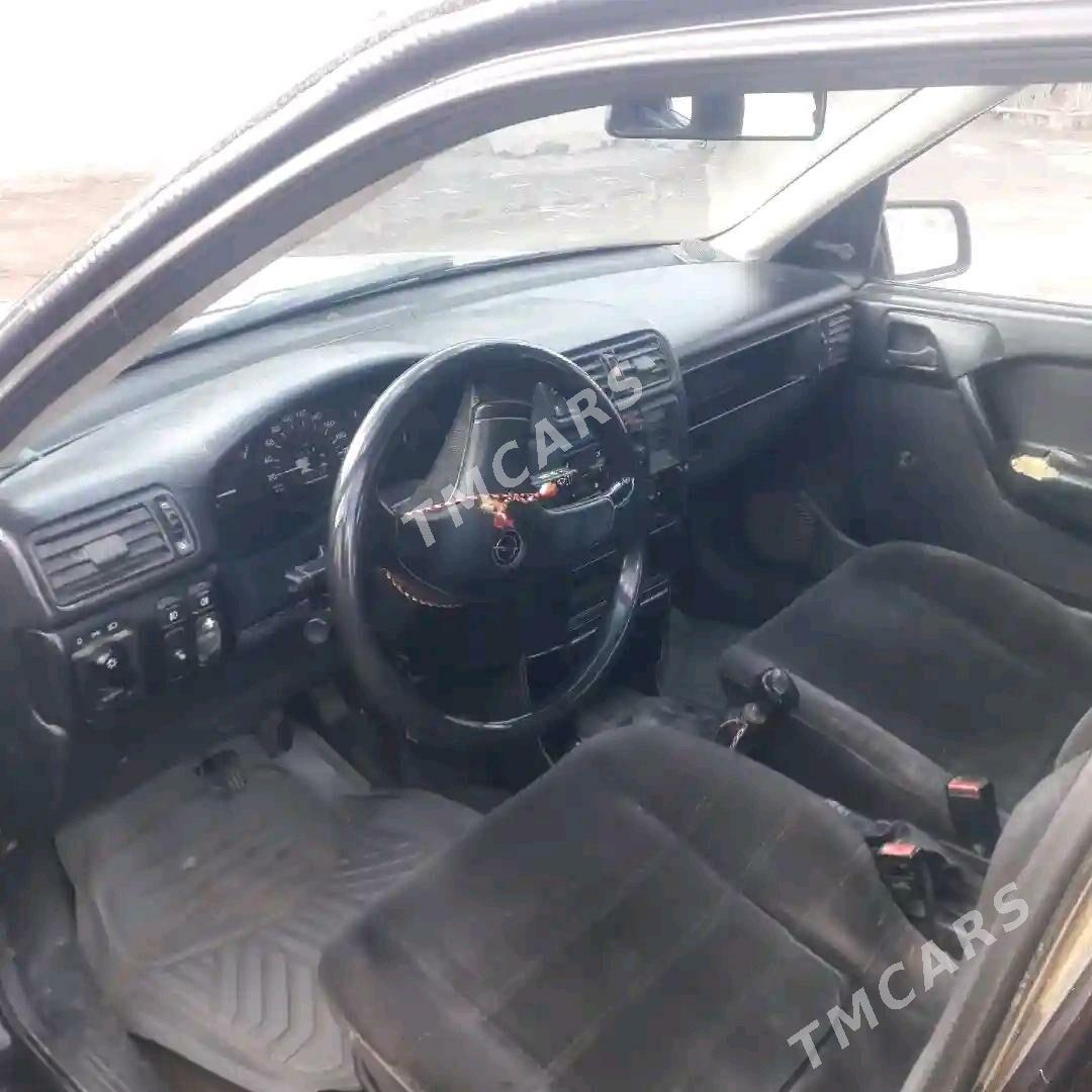 Opel Vectra 1992 - 30 000 TMT - Gubadag - img 3