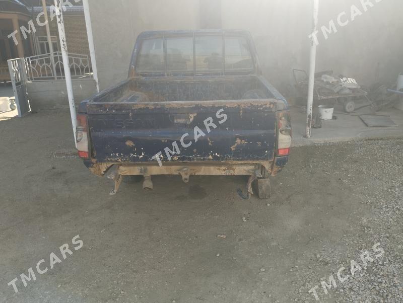 Nissan Navara 2001 - 14 000 TMT - Джебел - img 3