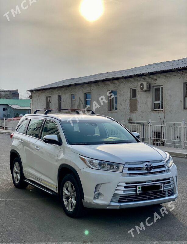 Toyota Highlander 2018 - 340 000 TMT - Мары - img 4