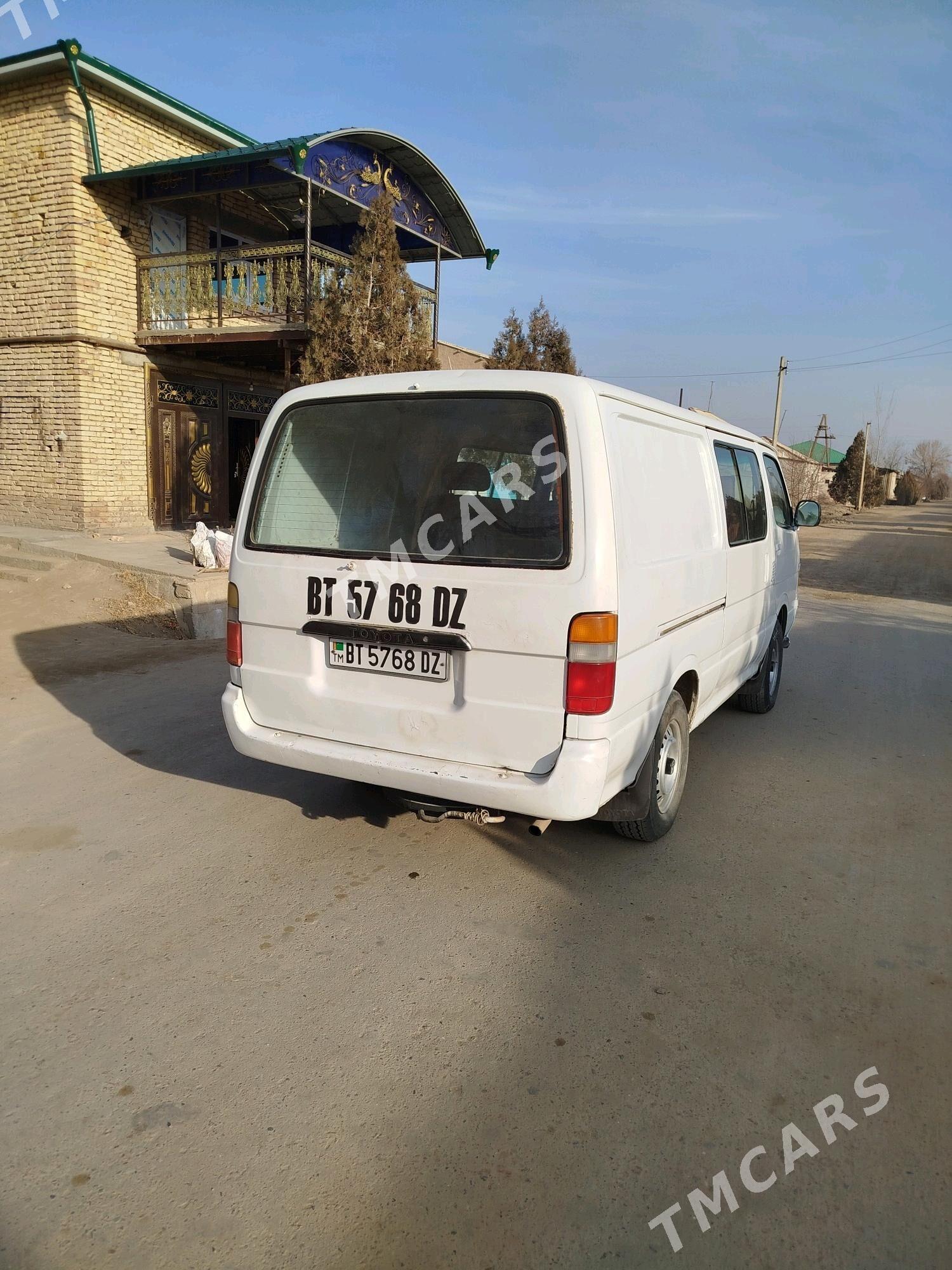 Toyota Hiace 2001 - 100 000 TMT - Şabat etr. - img 2