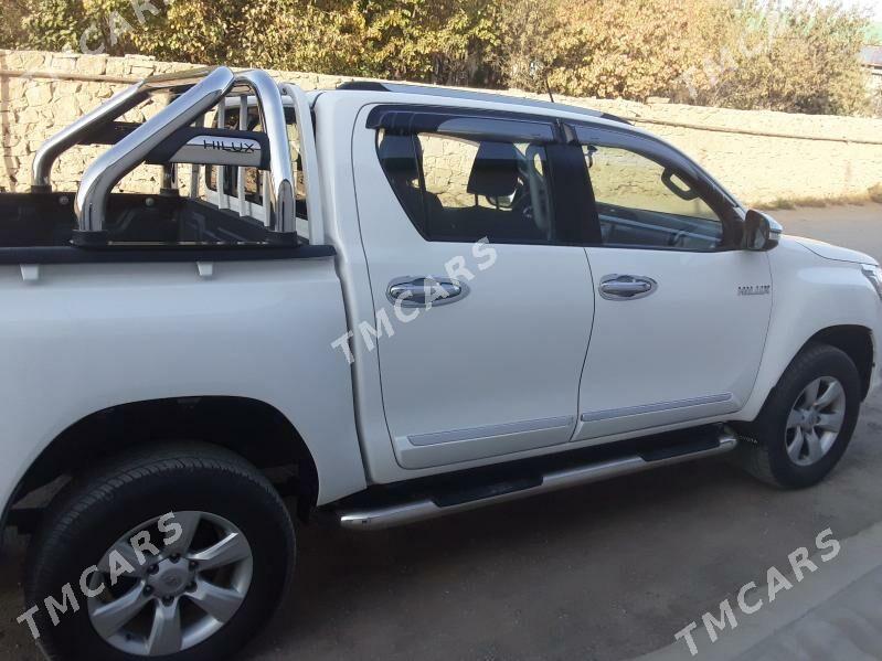 Toyota Hilux 2016 - 450 000 TMT - Magdanly - img 2