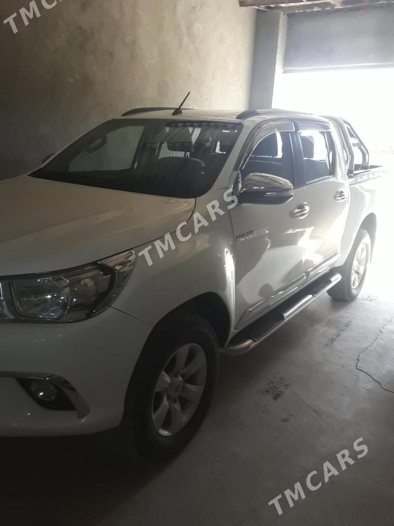 Toyota Hilux 2016 - 450 000 TMT - Magdanly - img 5