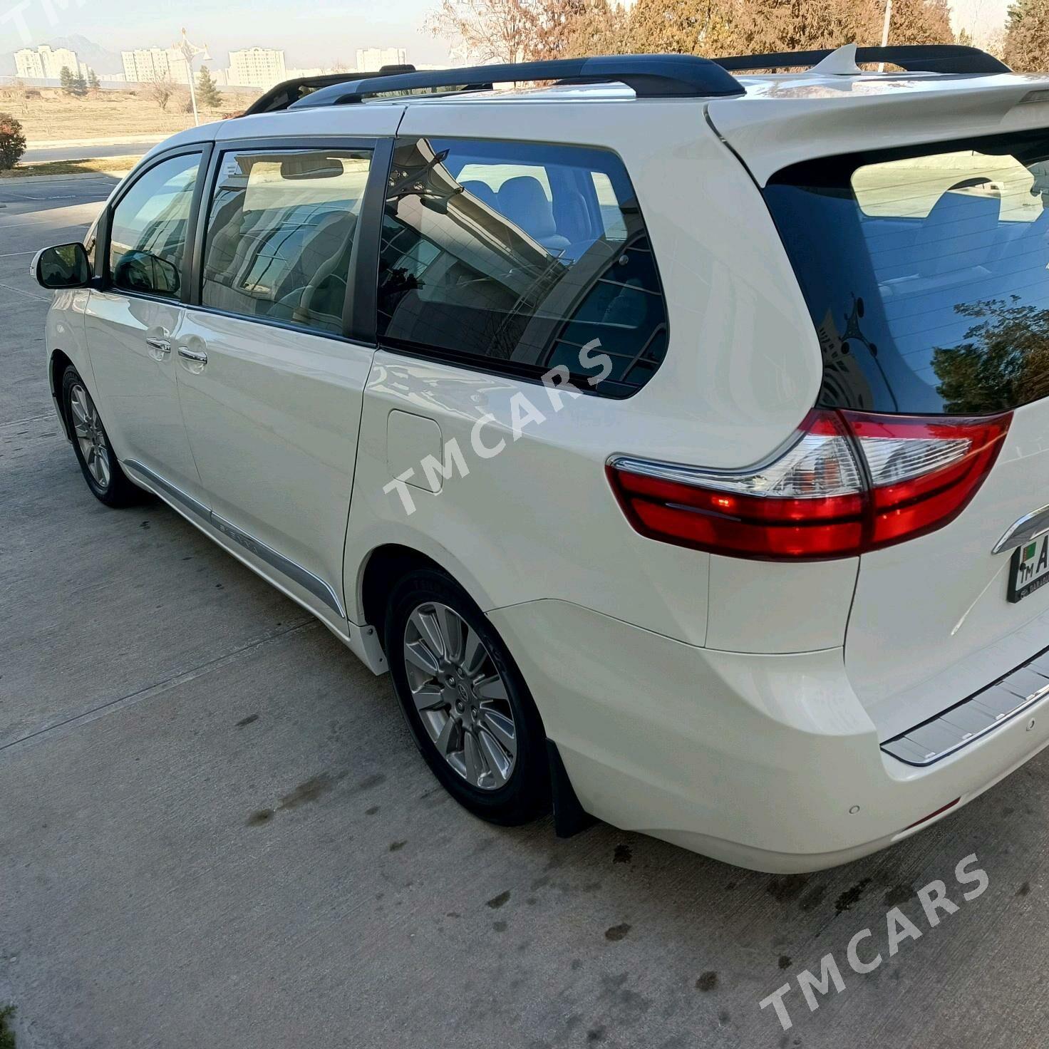 Toyota Sienna 2018 - 350 000 TMT - Aşgabat - img 8