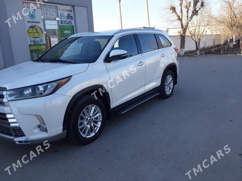 Toyota Highlander 2019 - 420 000 TMT - Бабадайхан - img 2