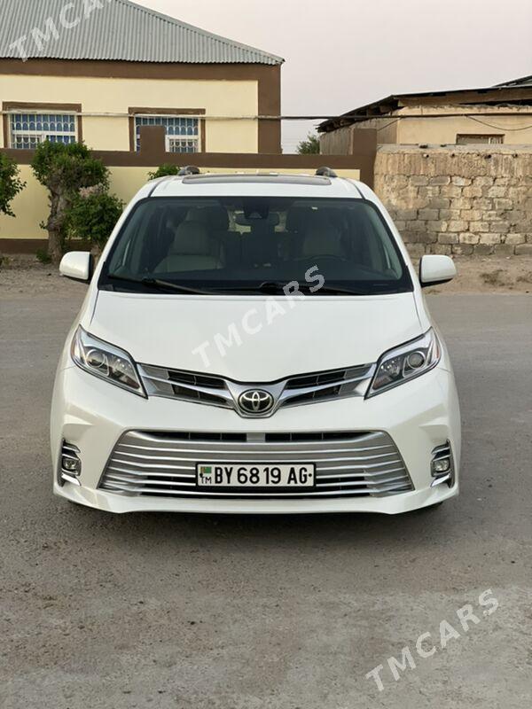 Toyota Sienna 2018 - 390 000 TMT - Aşgabat - img 2