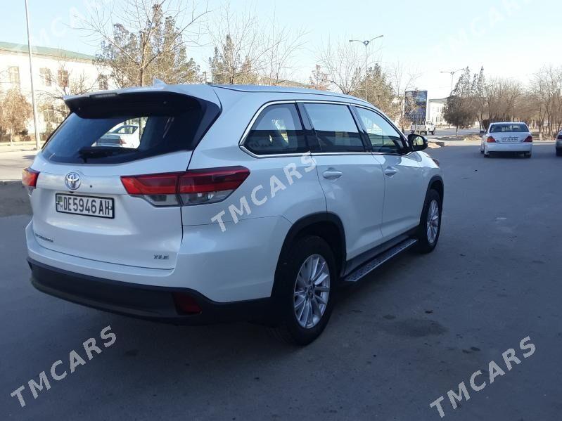 Toyota Highlander 2019 - 420 000 TMT - Бабадайхан - img 4