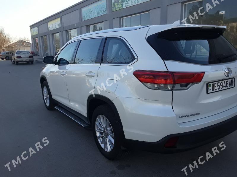 Toyota Highlander 2019 - 420 000 TMT - Бабадайхан - img 6