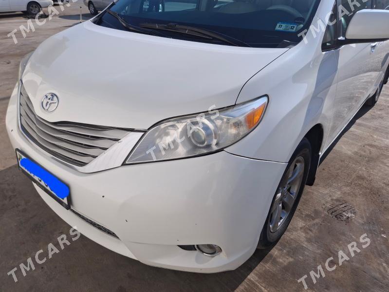 Toyota Sienna 2012 - 265 000 TMT - Туркменабат - img 2