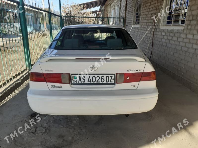 Toyota Camry 1999 - 97 000 TMT - Дашогуз - img 2