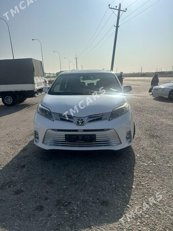 Toyota Sienna 2018 - 372 000 TMT - Aşgabat - img 3