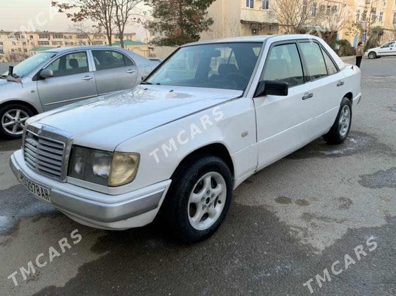 Mercedes-Benz E300 1990 - 29 000 TMT - Büzmeýin GRES - img 2