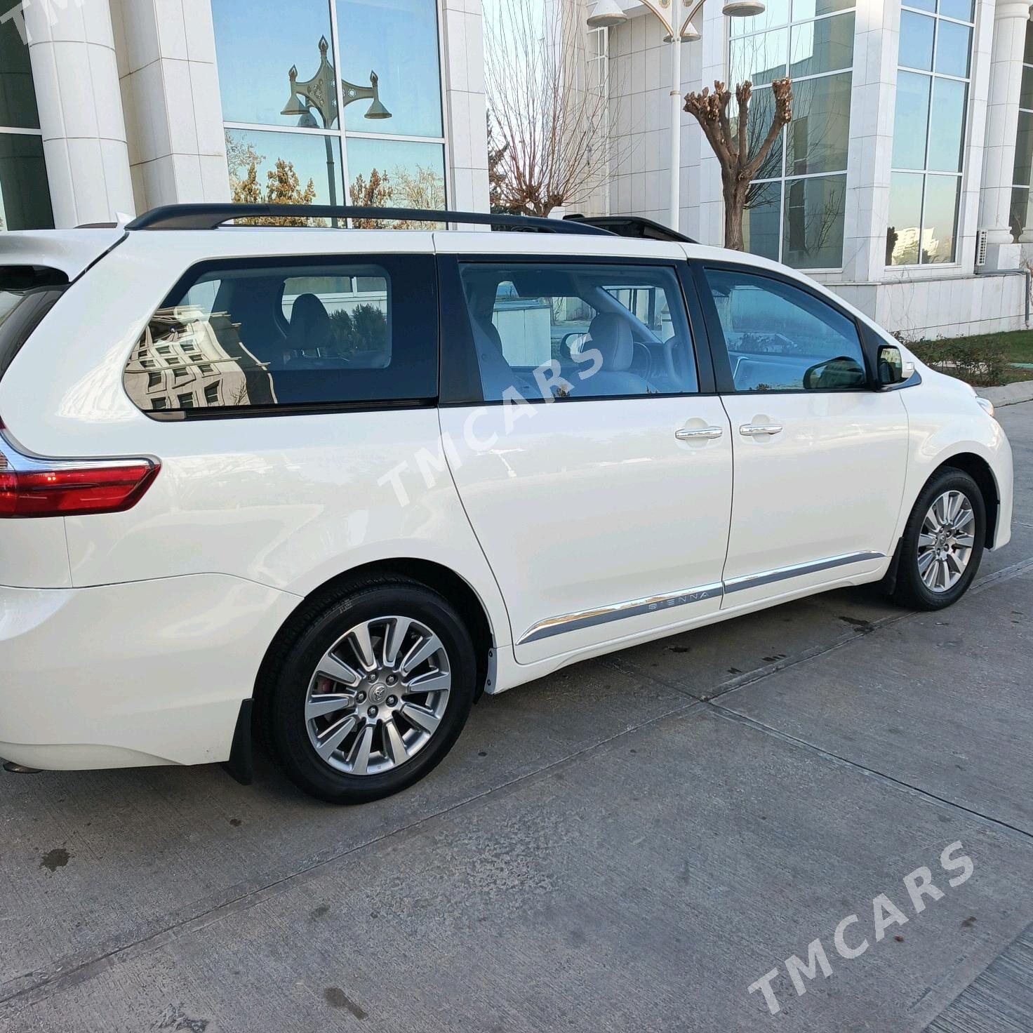 Toyota Sienna 2018 - 350 000 TMT - Aşgabat - img 4