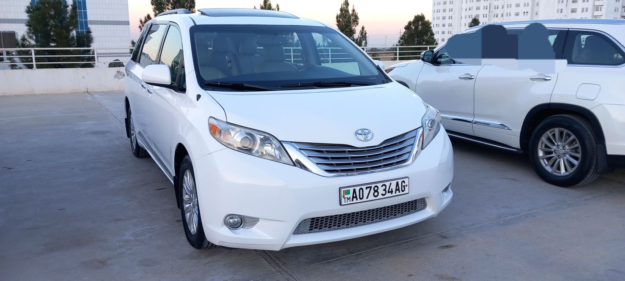 Toyota Sienna 2011 - 275 000 TMT - Aşgabat - img 2