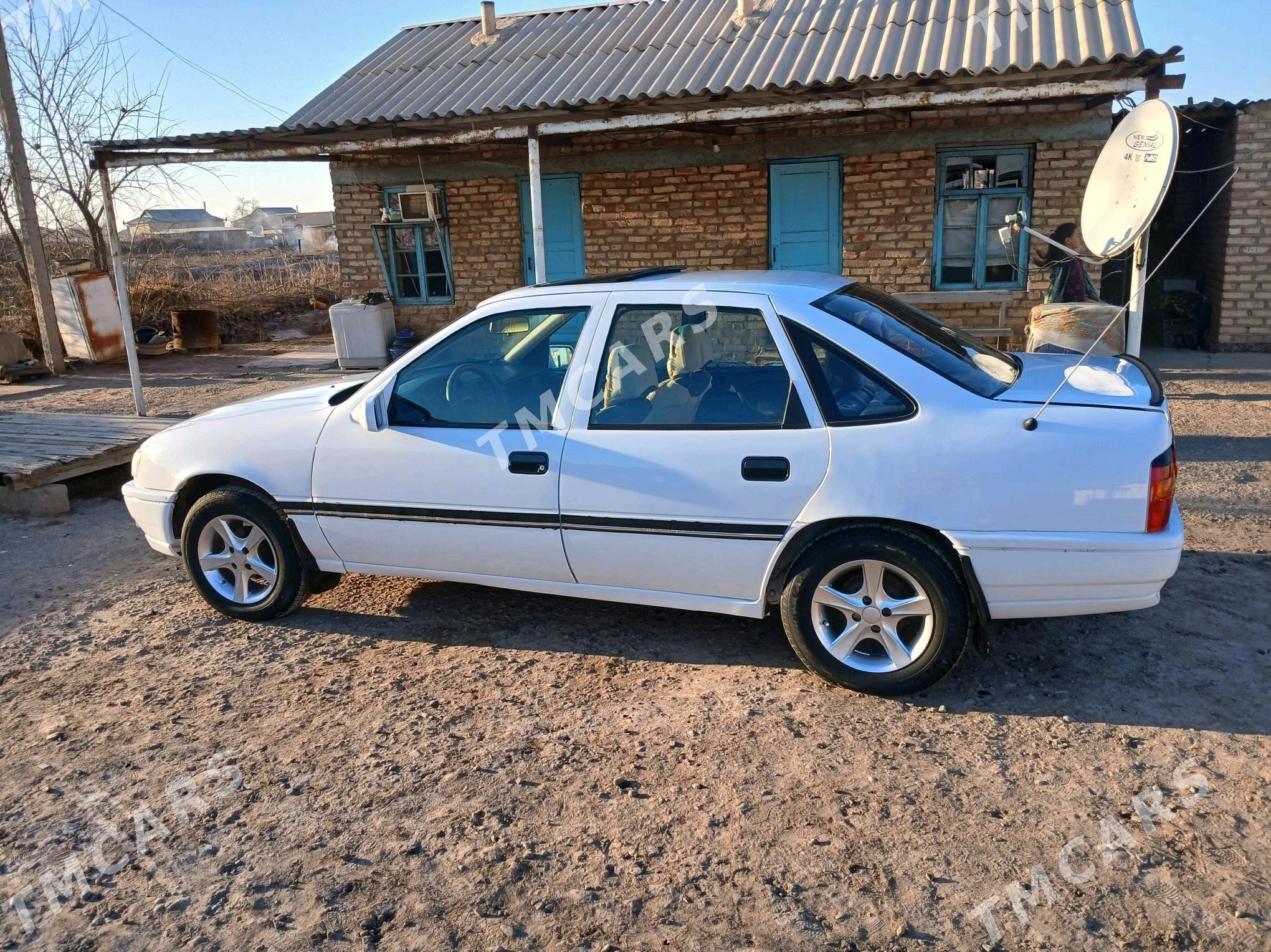 Opel Vectra 1990 - 50 000 TMT - Бабадайхан - img 2