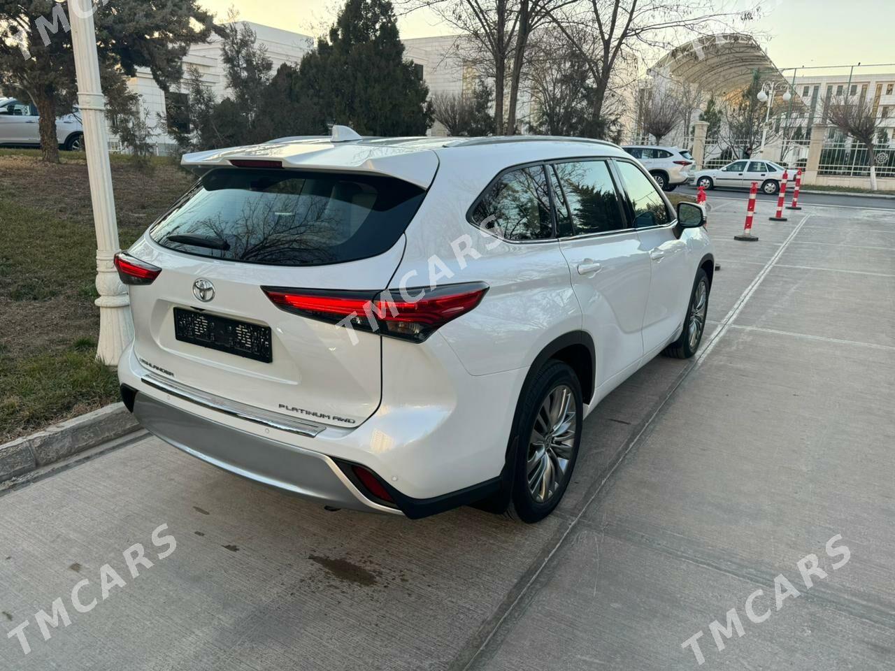 Toyota Highlander 2022 - 660 000 TMT - Aşgabat - img 7