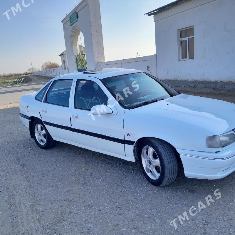 Opel Vectra 1990 - 25 000 TMT - Сакар - img 3