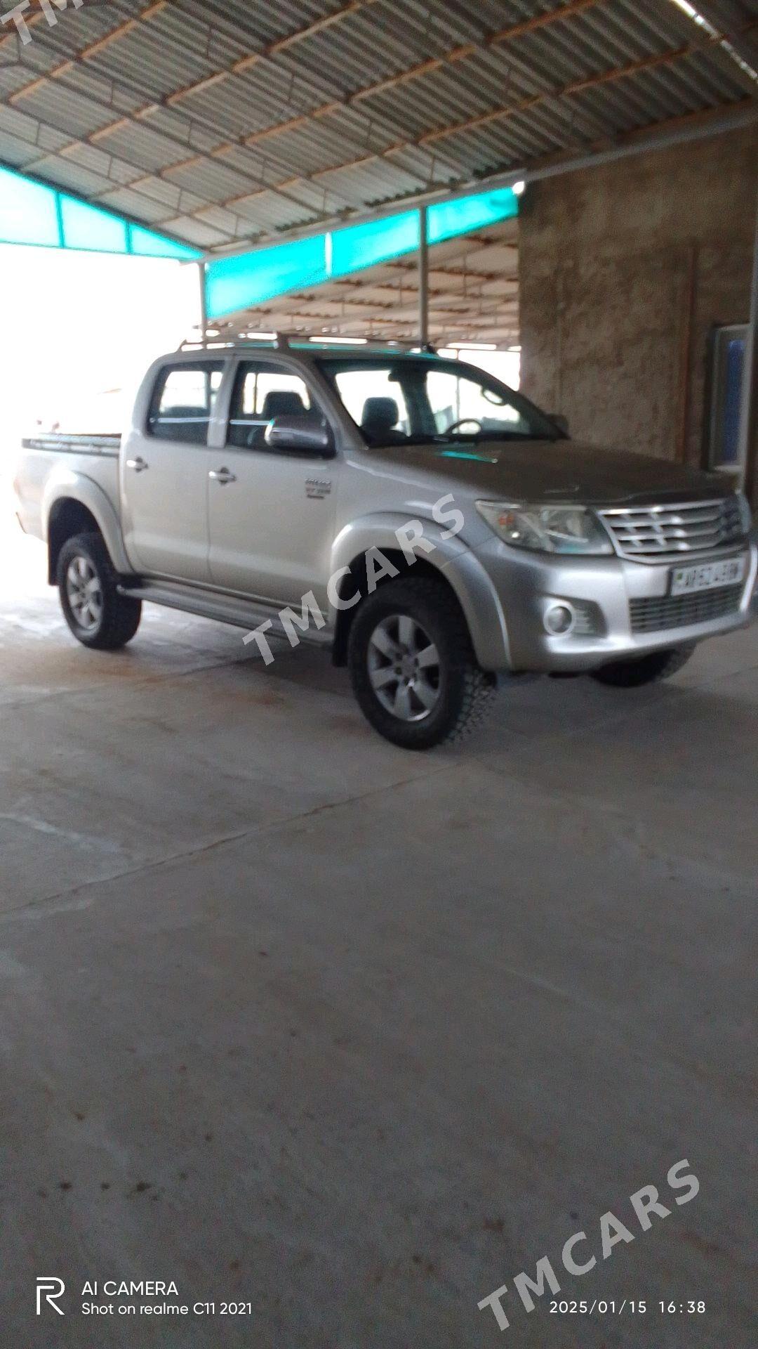 Toyota Hilux 2011 - 300 000 TMT - Türkmenbaşy - img 2