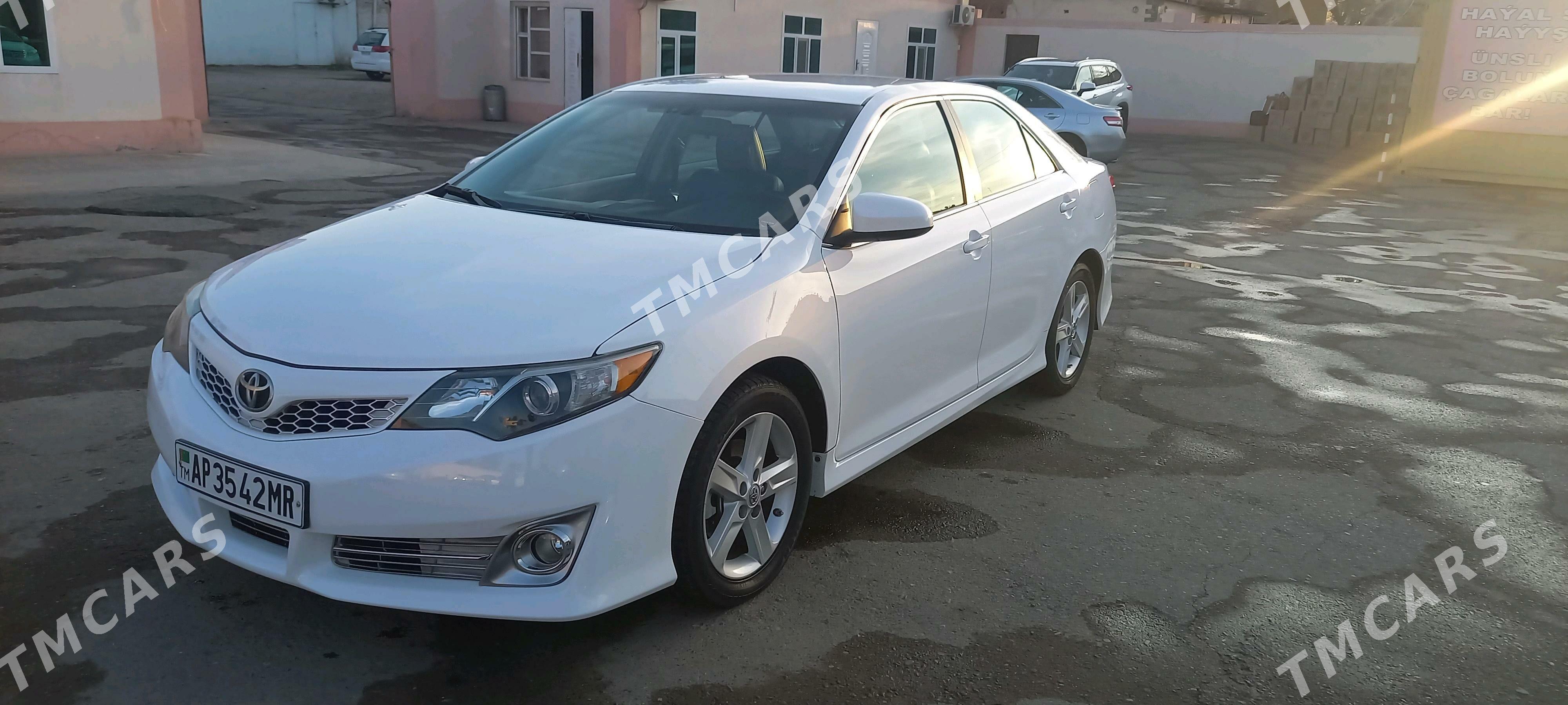 Toyota Camry 2014 - 250 000 TMT - Мары - img 2