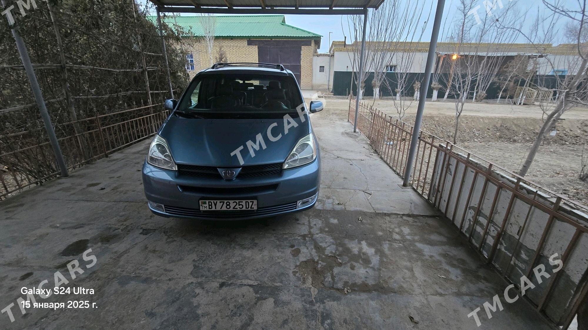 Toyota Sienna 2005 - 220 000 TMT - Köneürgenç - img 2