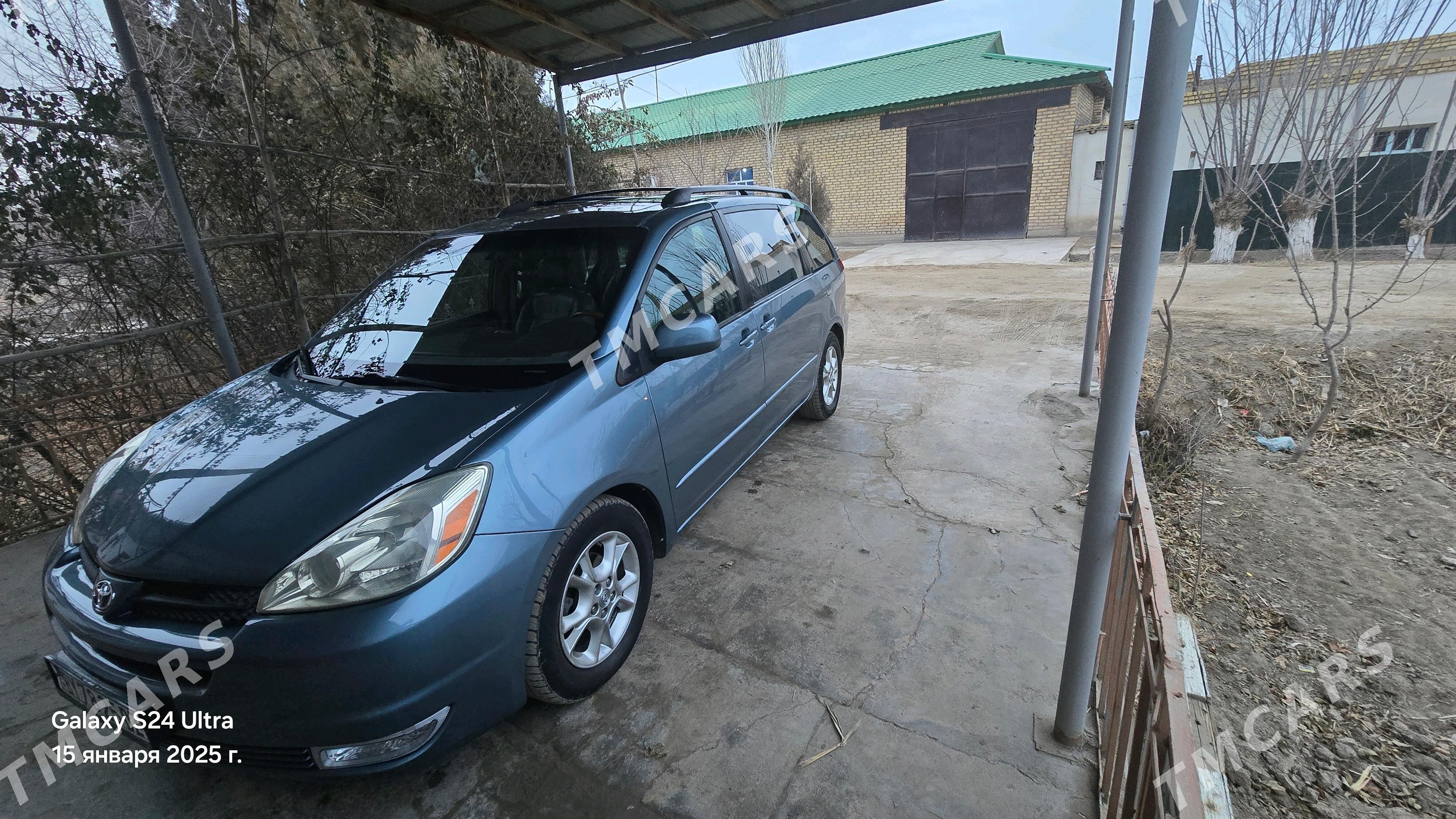 Toyota Sienna 2005 - 220 000 TMT - Köneürgenç - img 3