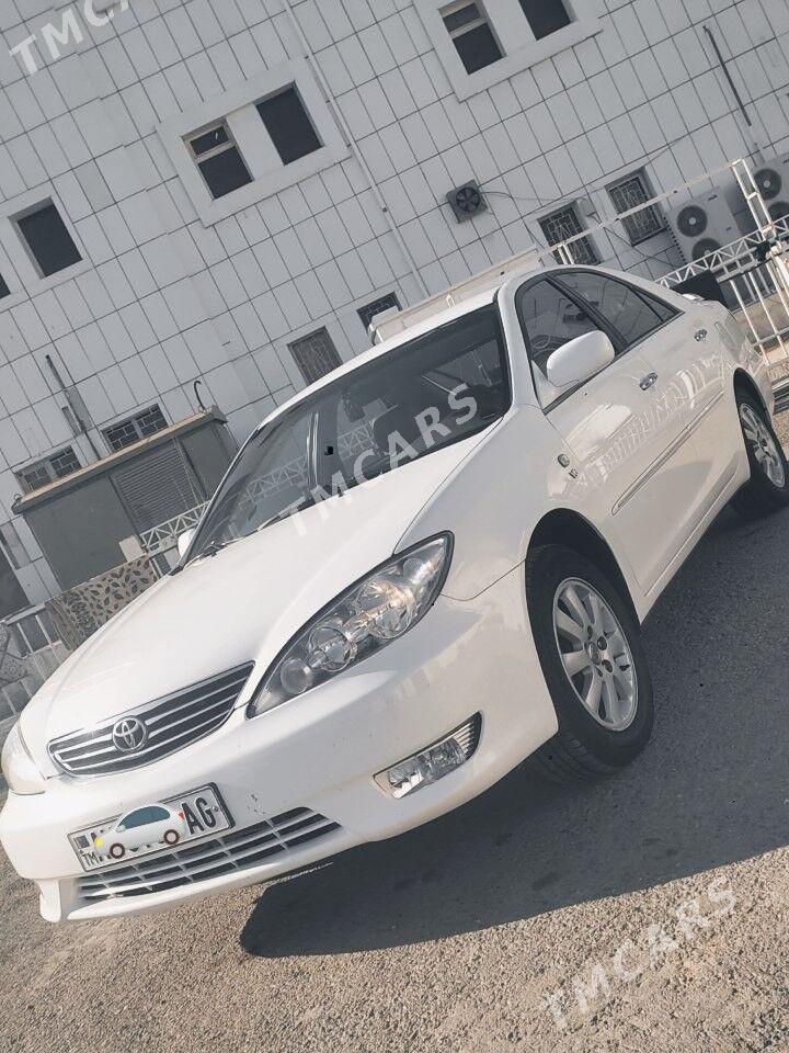 Toyota Camry 2005 - 190 000 TMT - 6 мкр - img 3