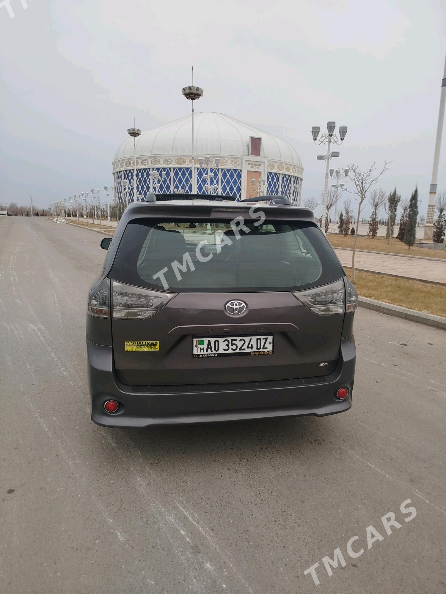 Toyota Sienna 2011 - 260 000 TMT - Дашогуз - img 2