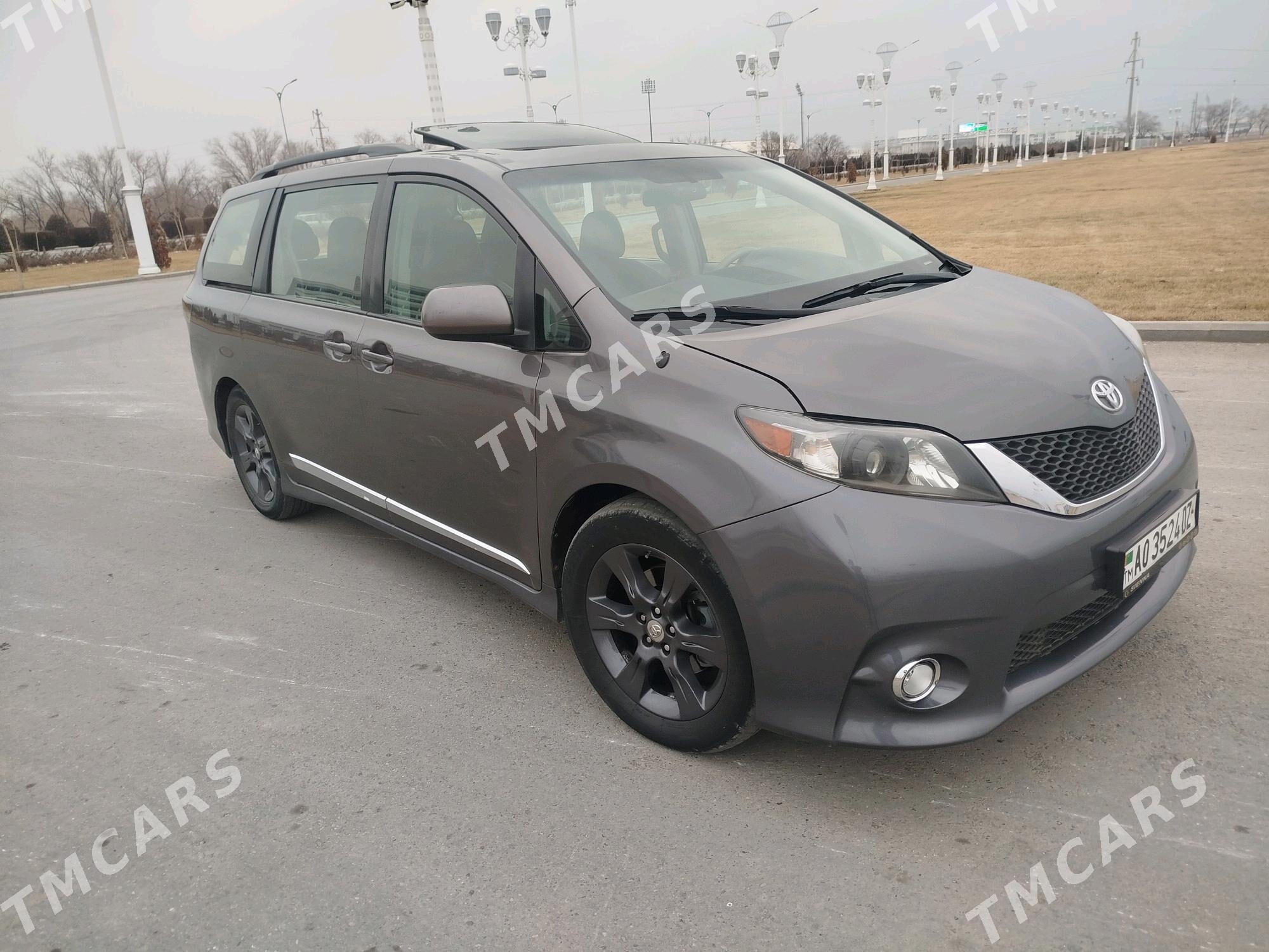 Toyota Sienna 2011 - 260 000 TMT - Дашогуз - img 5