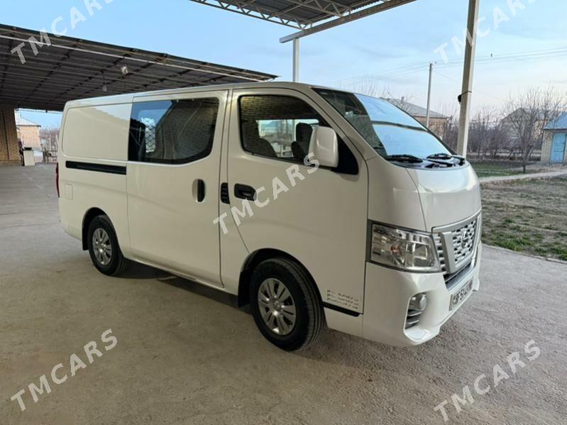 Nissan Urvan 2018 - 285 000 TMT - Mary - img 6