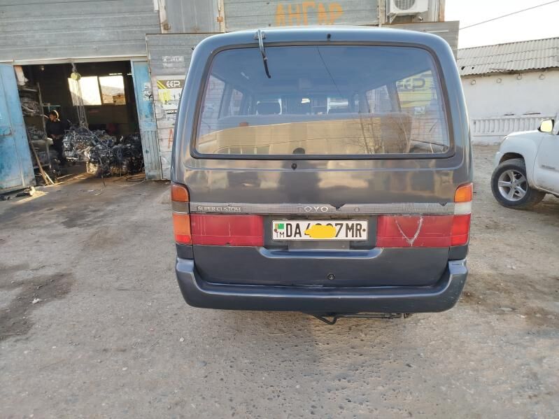 Toyota Hiace 1991 - 50 000 TMT - Мары - img 4