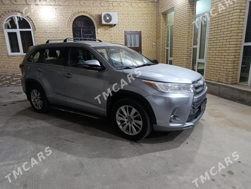 Toyota Highlander 2018 - 460 000 TMT - Чарджоу - img 2