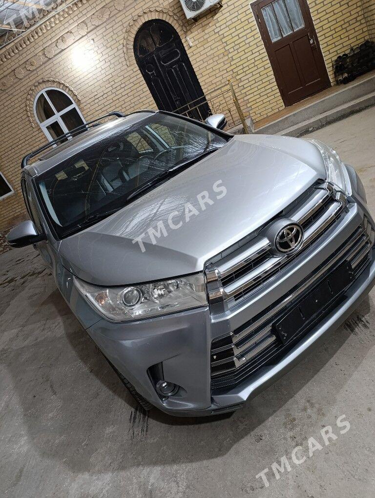 Toyota Highlander 2018 - 460 000 TMT - Чарджоу - img 3