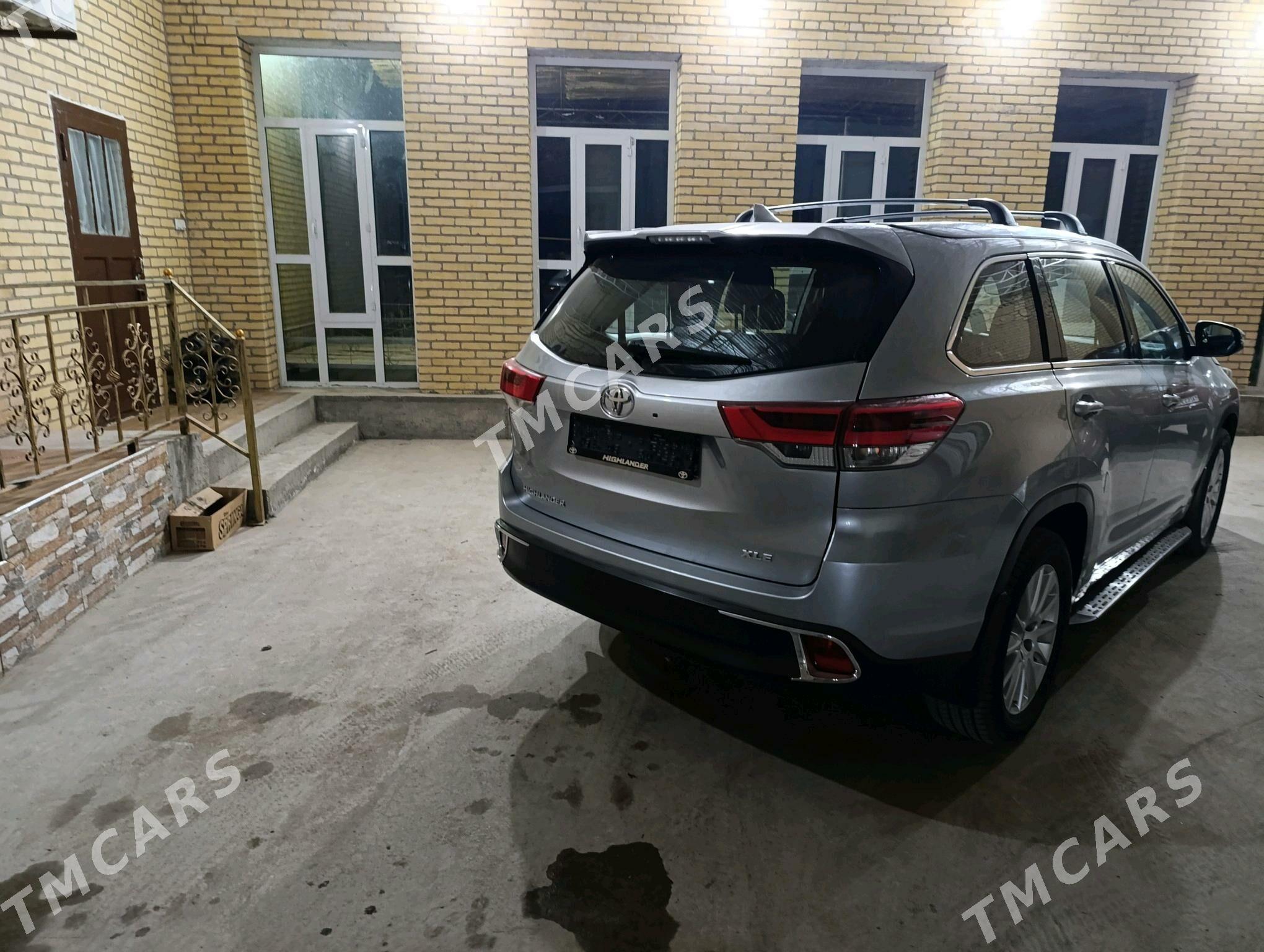 Toyota Highlander 2018 - 460 000 TMT - Чарджоу - img 8