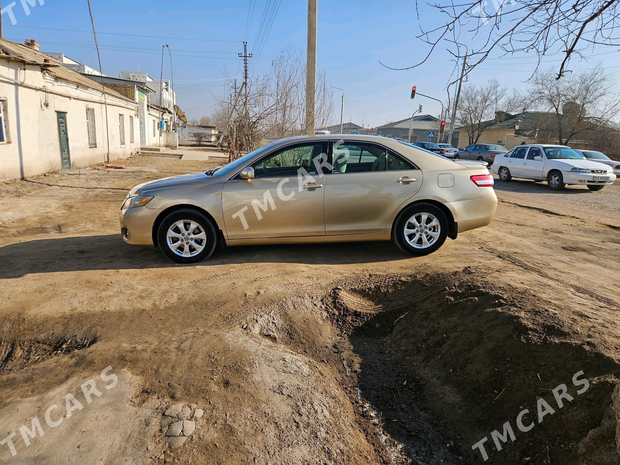 Toyota Camry 2010 - 180 000 TMT - Кёнеургенч - img 3