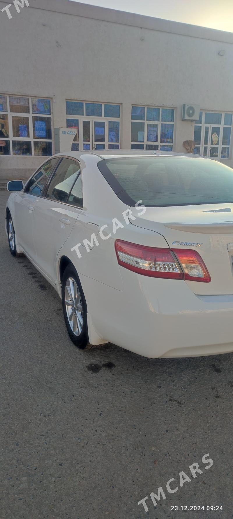 Toyota Camry 2011 - 220 000 TMT - Мары - img 4