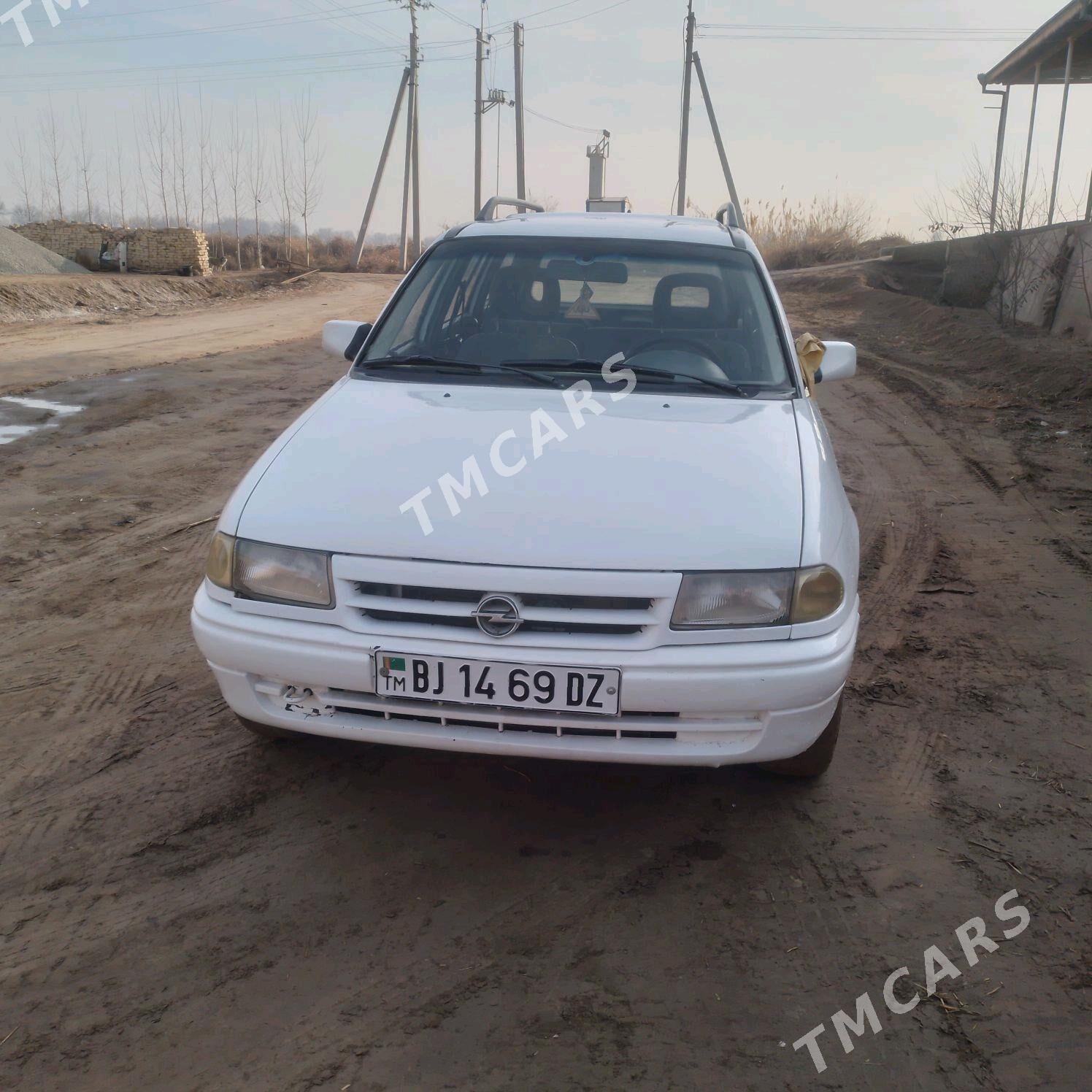 Opel Astra 1993 - 30 000 TMT - Гурбансолтан Едже - img 3