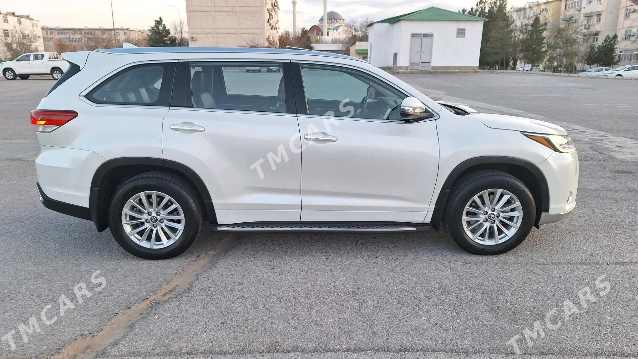 Toyota Highlander 2019 - 457 000 TMT - 11 mkr - img 2