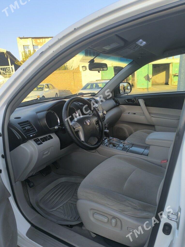 Toyota Highlander 2010 - 250 000 TMT - Векильбазар - img 5