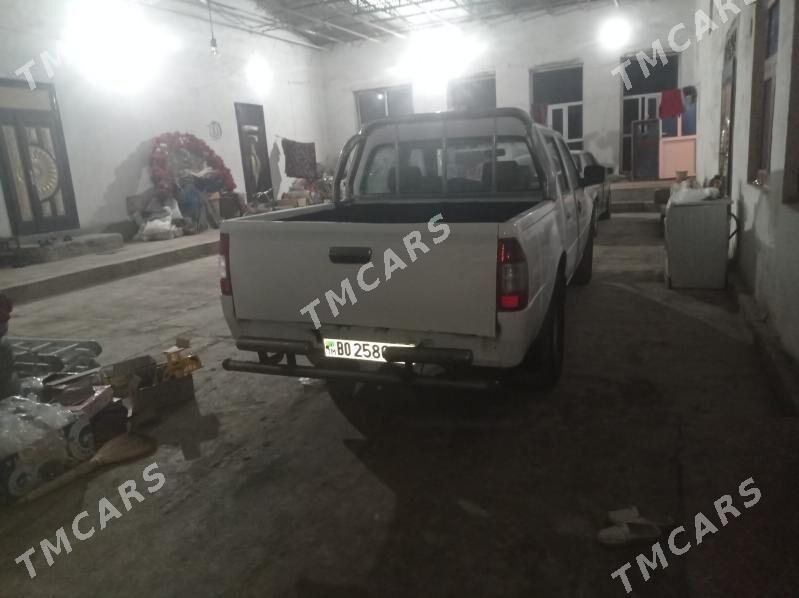 Toyota Hilux 2006 - 150 000 TMT - Фарап - img 4