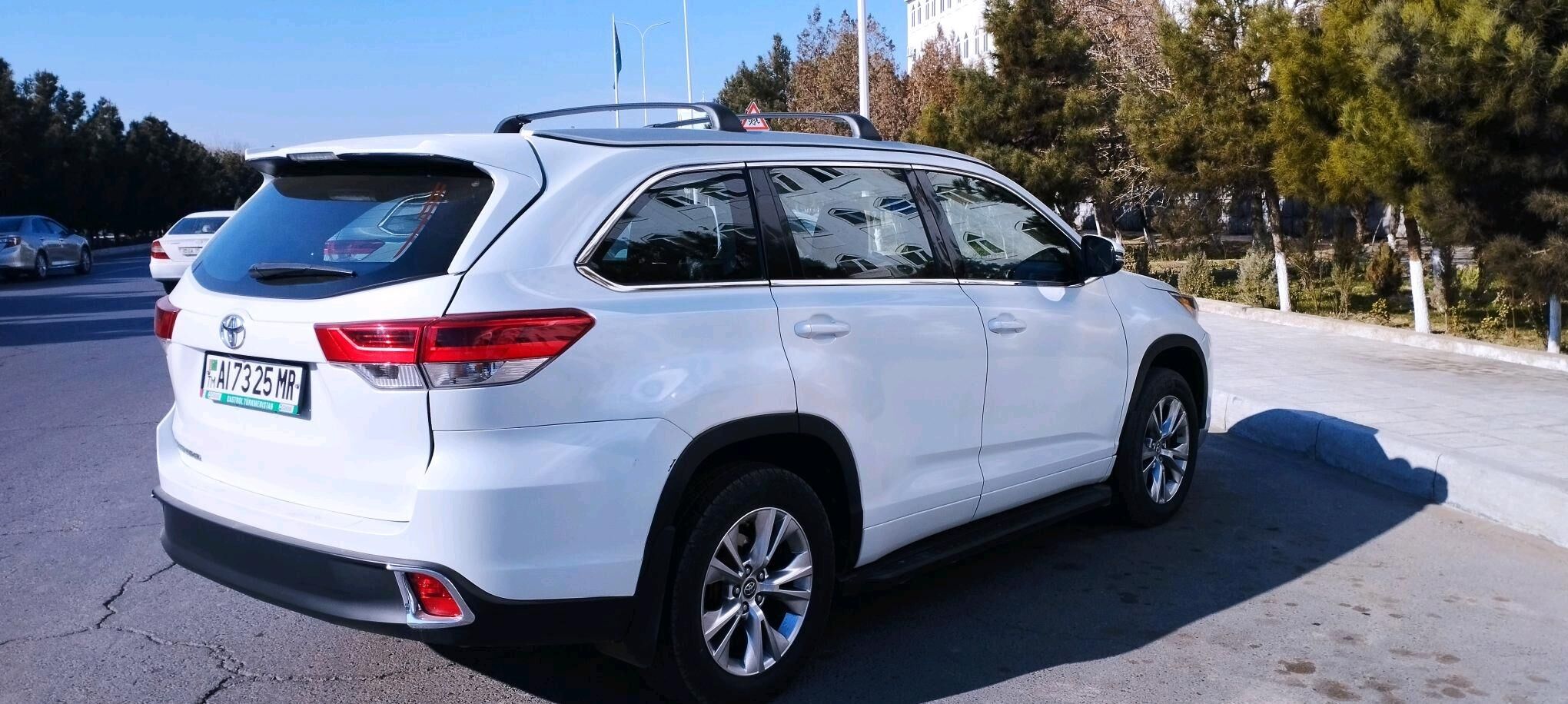 Toyota Highlander 2018 - 390 000 TMT - Sakarçäge - img 3